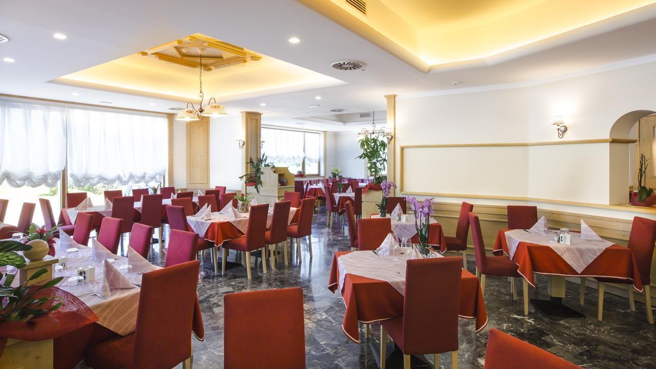 Alma Living Hotel- Al Girarrosto Venzone Ngoại thất bức ảnh