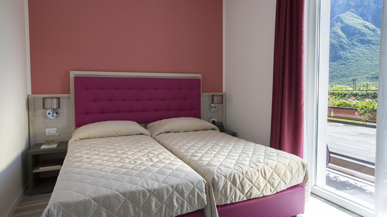 Alma Living Hotel- Al Girarrosto Venzone Ngoại thất bức ảnh